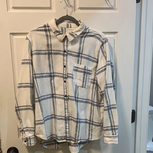 Universal Thread Ivory and Navy Striped Flannel Top
